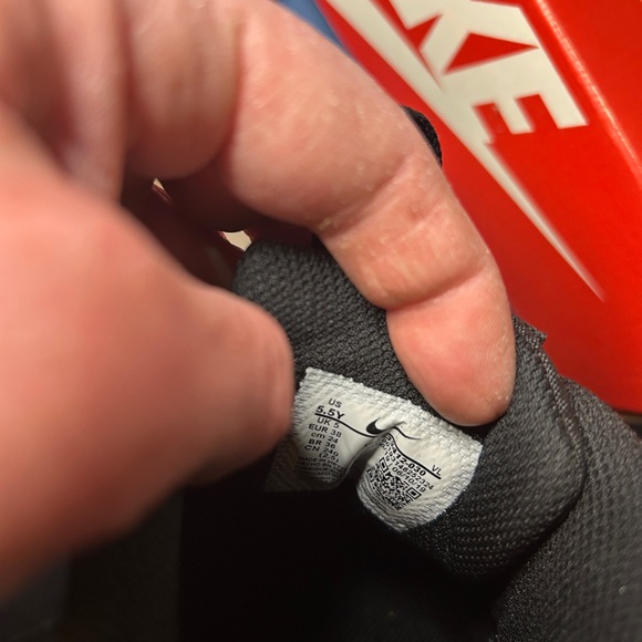 Nike Air Max 90 size 5.5Y Women’s - Picture 15 of 16